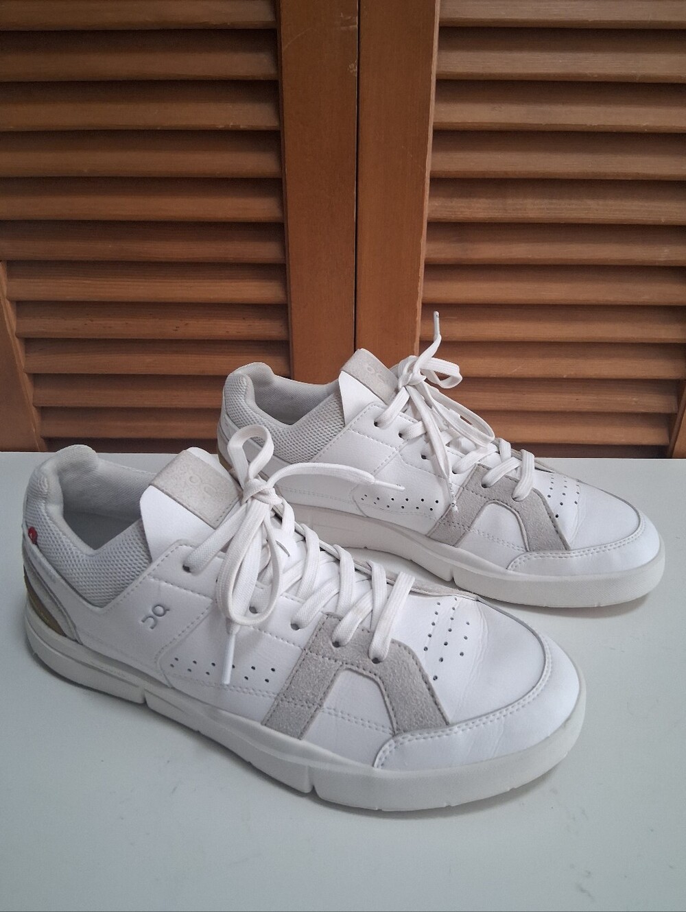 On The Roger Clubhouse White Sand Women's Sneaker * Size: 10.5 - Picture 4 of 8